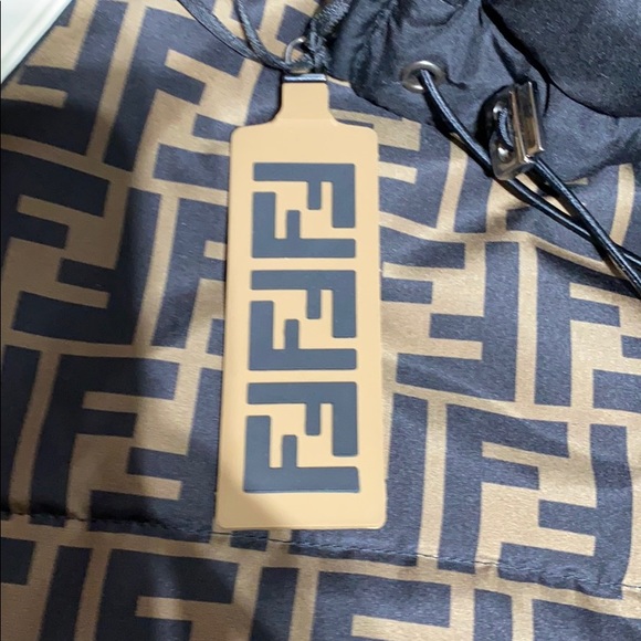 ❌SOLD ❌.  Size-S Fendi Reversible printed down jacket - Picture 2 of 13